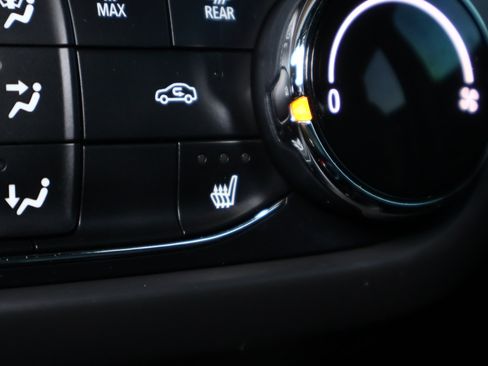 Used 2021 Chevrolet TrailBlazer ACTIV w/ Driver Confidence Package FWD image 4