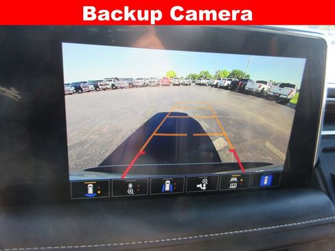Certified 2022 GMC Yukon SLT w/ SLT Premium Package AWD/4WD image 17
