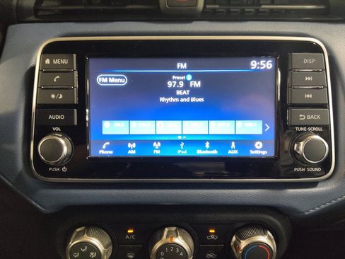 Used 2025 Nissan Versa SV FWD image 25