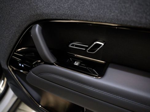 Used 2025 Land Rover Range Rover Sport Dynamic SE image 47