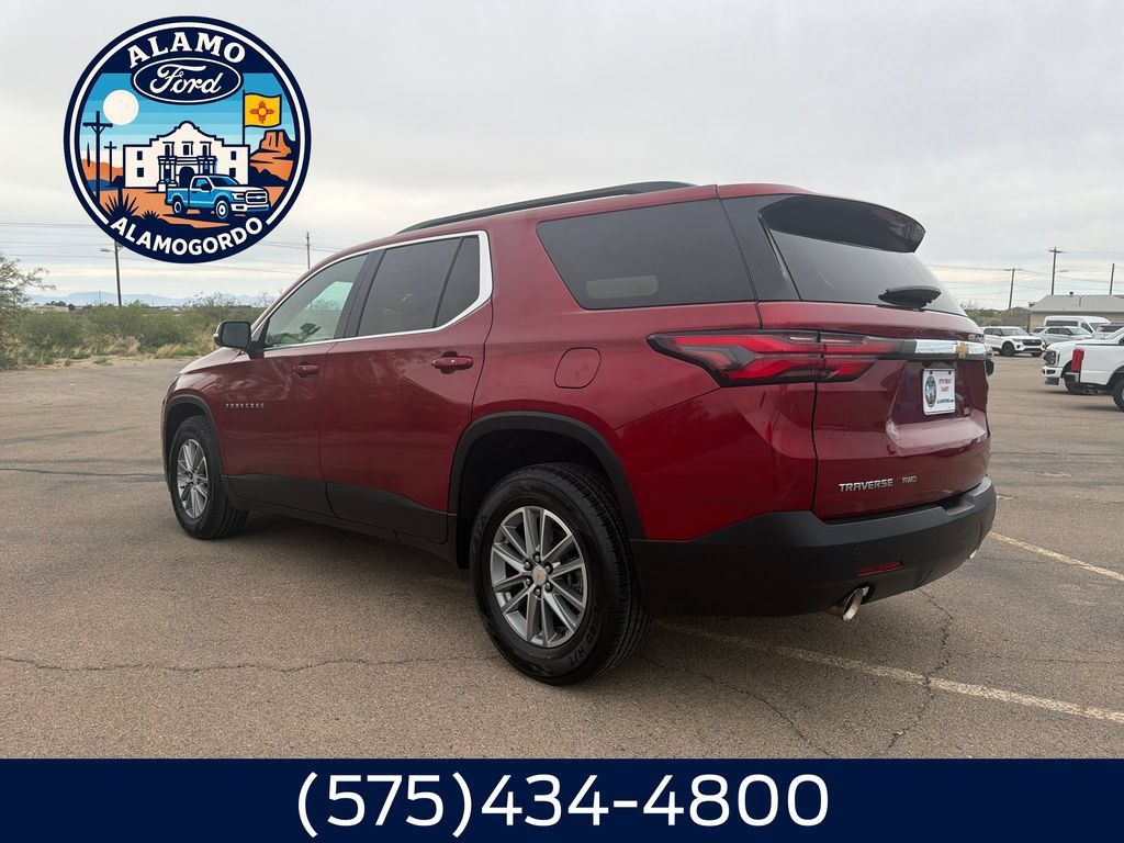 Used 2023 Chevrolet Traverse LT AWD/4WD image 3