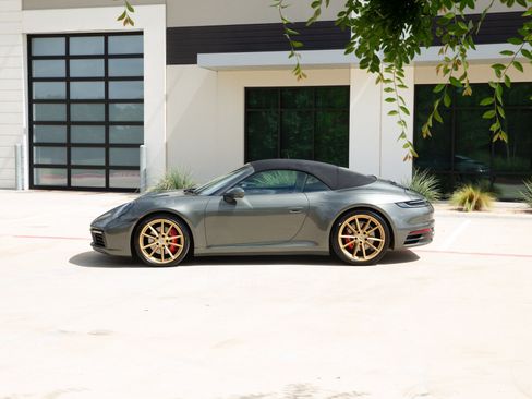 Used 2021 Porsche 911 Carrera S w/ Premium Package RWD image 38