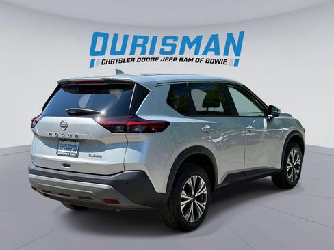 Used 2023 Nissan Rogue SV AWD/4WD image 2