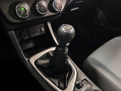 Used 2015 Toyota Corolla L image 25