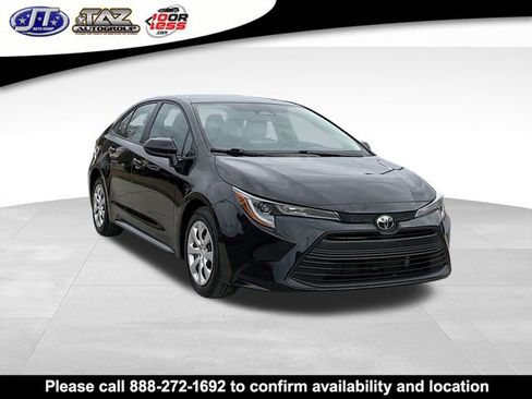 Used 2023 Toyota Corolla LE image 1