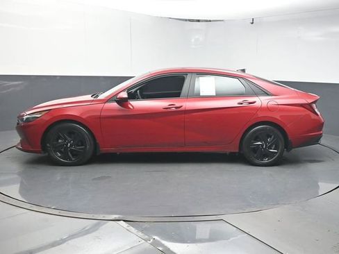 Used 2023 Hyundai Elantra SEL FWD image 5