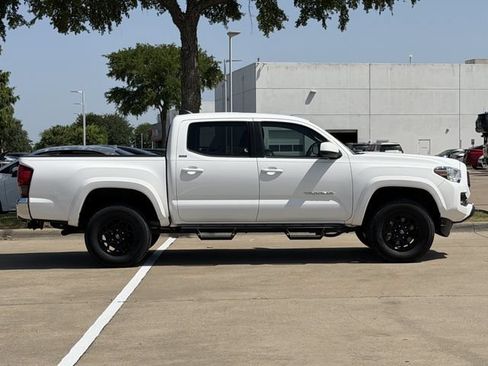 Used 2021 Toyota Tacoma SR5 RWD image 3