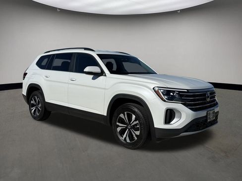 New 2026 Volkswagen Atlas SE image 1