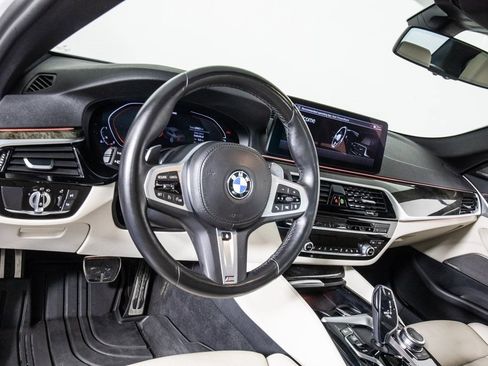 Used 2022 BMW 540i xDrive w/ M Sport Package image 17