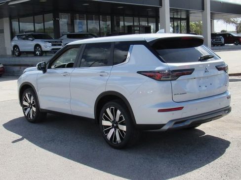 New 2026 Mitsubishi Outlander SE FWD image 7