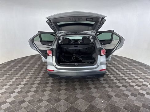 Used 2023 Chevrolet Equinox LS w/ LS Convenience Package FWD image 18