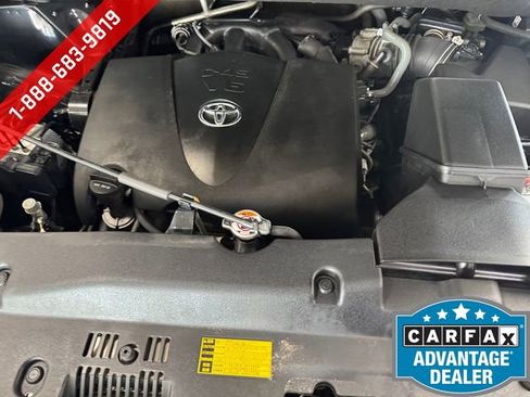 Used 2019 Toyota Highlander XLE w/ Carpet Mat Package (TMS) AWD/4WD image 7