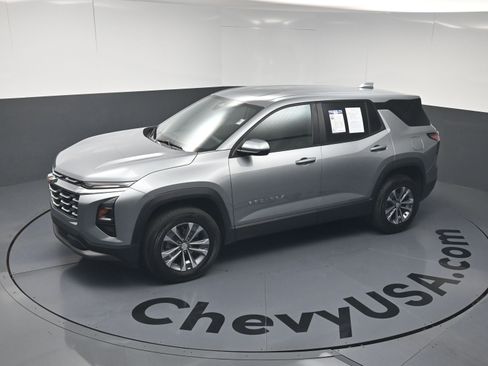 Used 2026 Chevrolet Equinox LT FWD image 29