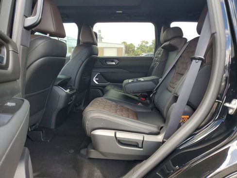 New 2025 Nissan Armada Platinum Reserve image 6