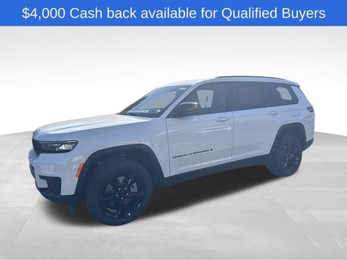 New 2025 Jeep Grand Cherokee L Altitude image 3