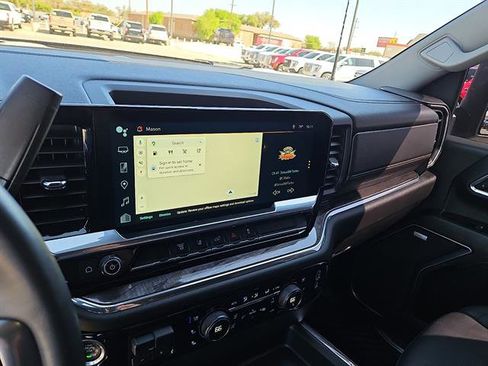 Used 2024 Chevrolet Silverado 2500 LTZ w/ LTZ Convenience Package image 16