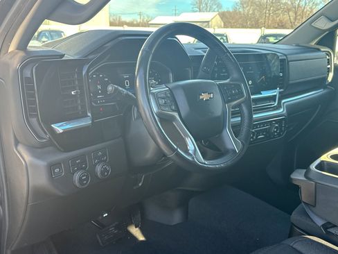 Used 2022 Chevrolet Silverado 1500 LT image 16