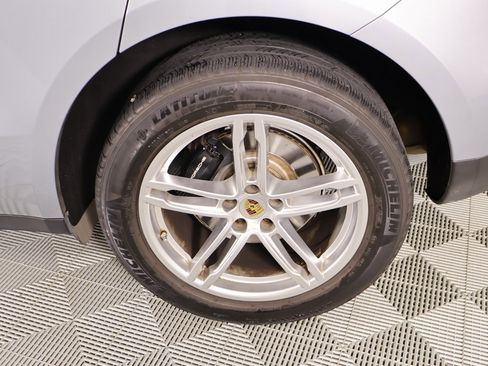 Used 2020 Porsche Macan image 20