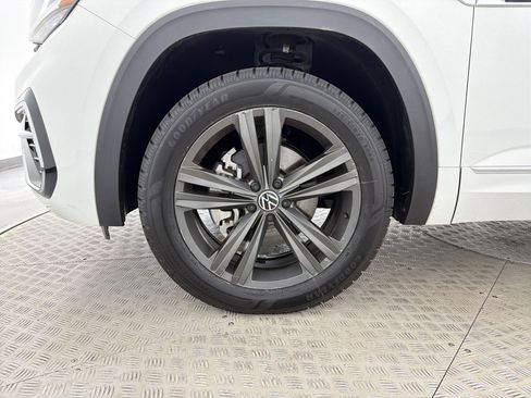 Used 2022 Volkswagen Atlas Cross Sport SEL R-Line image 11