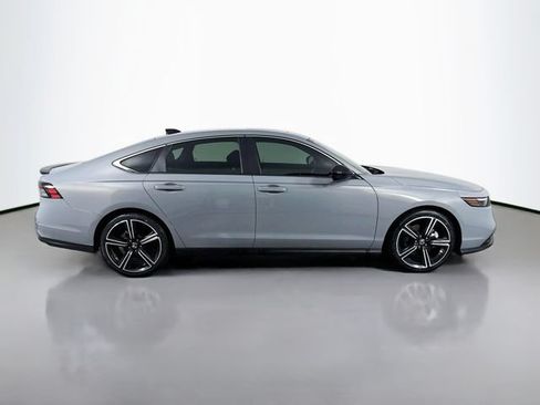 Used 2025 Honda Accord Sport image 4