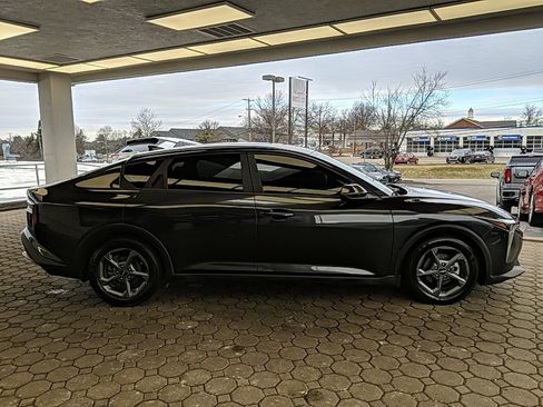 Used 2025 Kia K4 LXS image 4