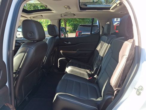 Used 2019 GMC Acadia Denali w/ Technology Package AWD/4WD image 11