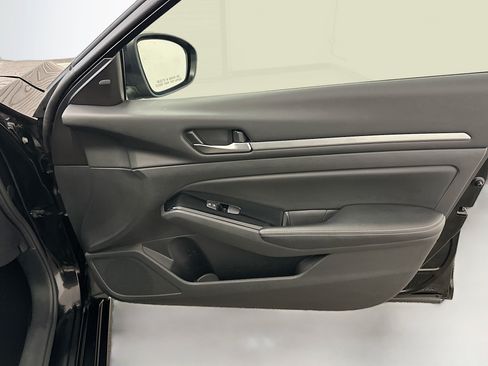 Used 2023 Nissan Altima 2.5 SV FWD image 32