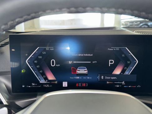 Certified 2025 BMW 330i Sedan image 23