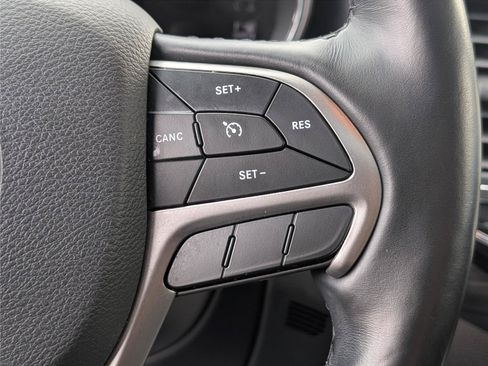Used 2020 Jeep Grand Cherokee Altitude AWD/4WD image 23