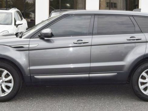 Used 2019 Land Rover Range Rover Evoque SE AWD/4WD image 7