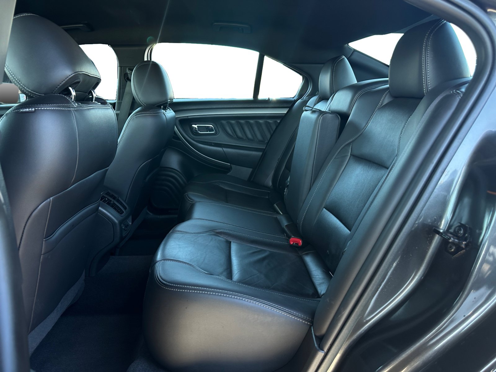Used 2018 Ford Taurus SEL w/ Equipment Group 201A FWD image 13