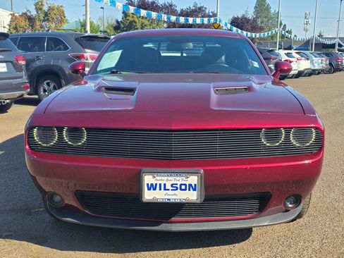 Used 2019 Dodge Challenger SXT w/ Plus Package image 3