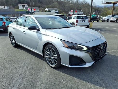 Used 2023 Nissan Altima 2.0 SR image 8