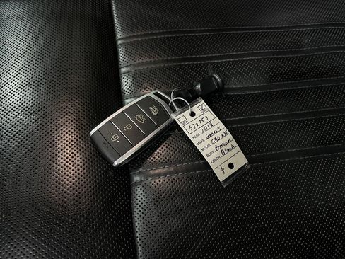 Used 2018 Genesis G90 3.3T Premium image 37