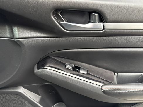 Used 2024 Nissan Altima 2.0 SR image 22