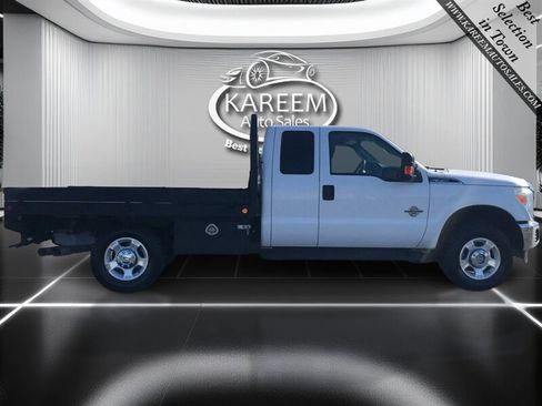 Used 2012 Ford F350 XLT w/ XLT Interior Pkg image 4