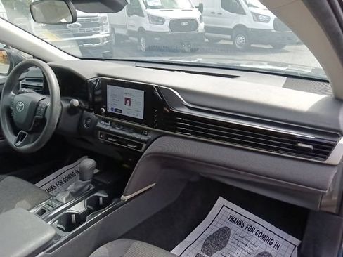 Used 2025 Toyota Camry LE FWD image 31