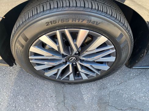 Used 2025 Nissan Altima 2.5 SV image 30