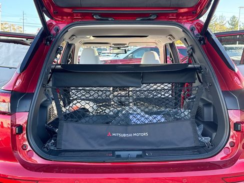 New 2025 Mitsubishi Outlander SEL image 7