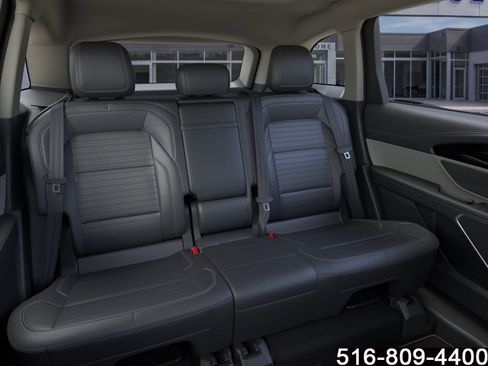 Used 2025 Lincoln Nautilus Reserve AWD/4WD image 12