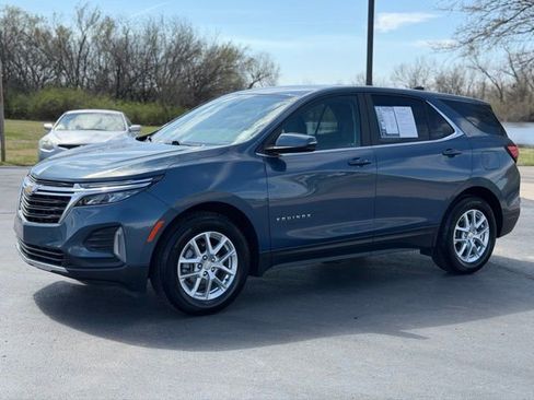Used 2024 Chevrolet Equinox LT image 3