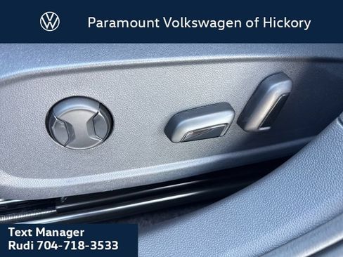 Used 2026 Volkswagen Jetta SE FWD image 16