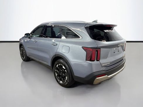 Used 2024 Kia Sorento S w/ Panoramic Sunroof Package FWD image 8