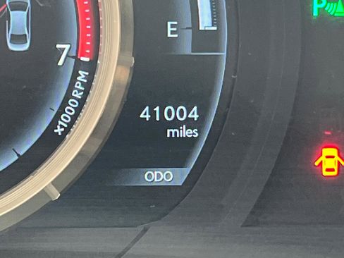 Used 2018 Lexus IS 300 F Sport w/ F Sport Package image 28