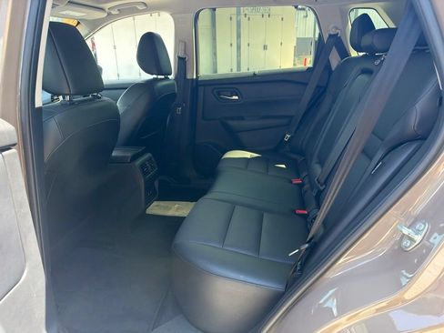 Used 2025 Nissan Rogue SV w/ SV Premium Package FWD image 14