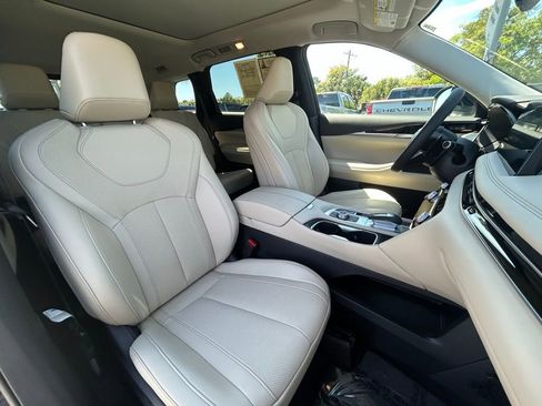Used 2022 INFINITI QX60 Pure w/ Cargo Package image 28