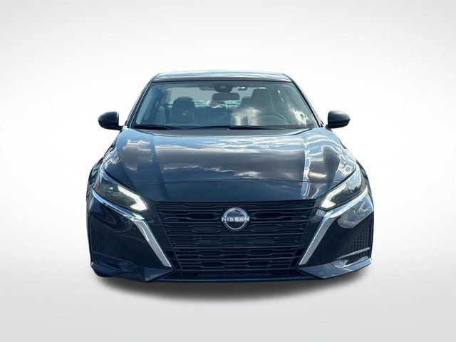 Used 2025 Nissan Altima 2.5 SV FWD image 10