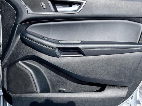 Used 2024 Ford Edge SEL image 21