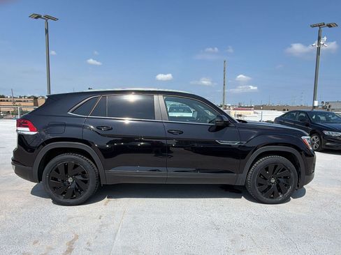 Used 2024 Volkswagen Atlas Cross Sport SE FWD image 8