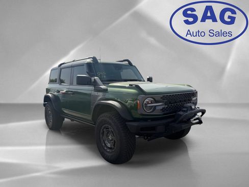 Used 2024 Ford Bronco Everglades AWD/4WD image 2